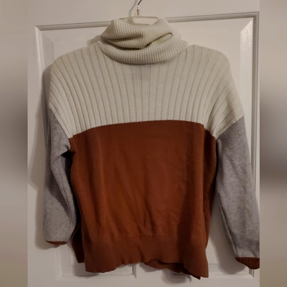 Women's pure rebel sweater turtleneck size medium white tan - Picture 1 of 2